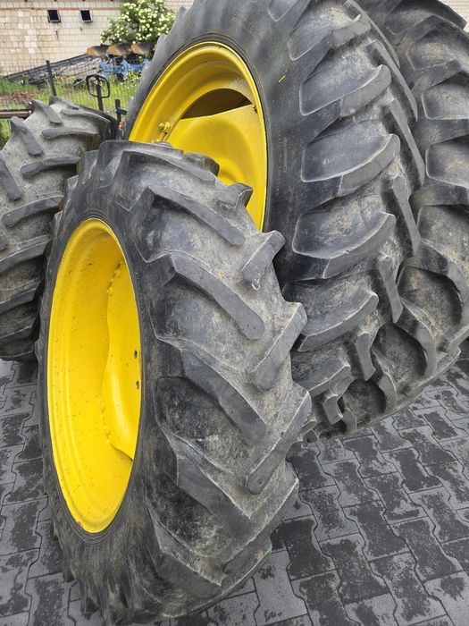 Kola do międzyrzędzi John Deere