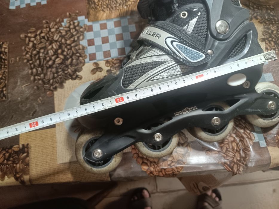 Роликовые коньки.