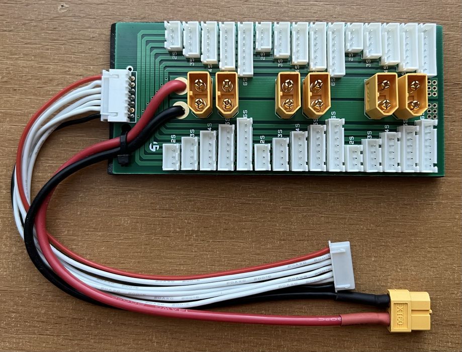 Ładowarka mikroprocesorowa Turnigy Accucell 6 - kpl.
