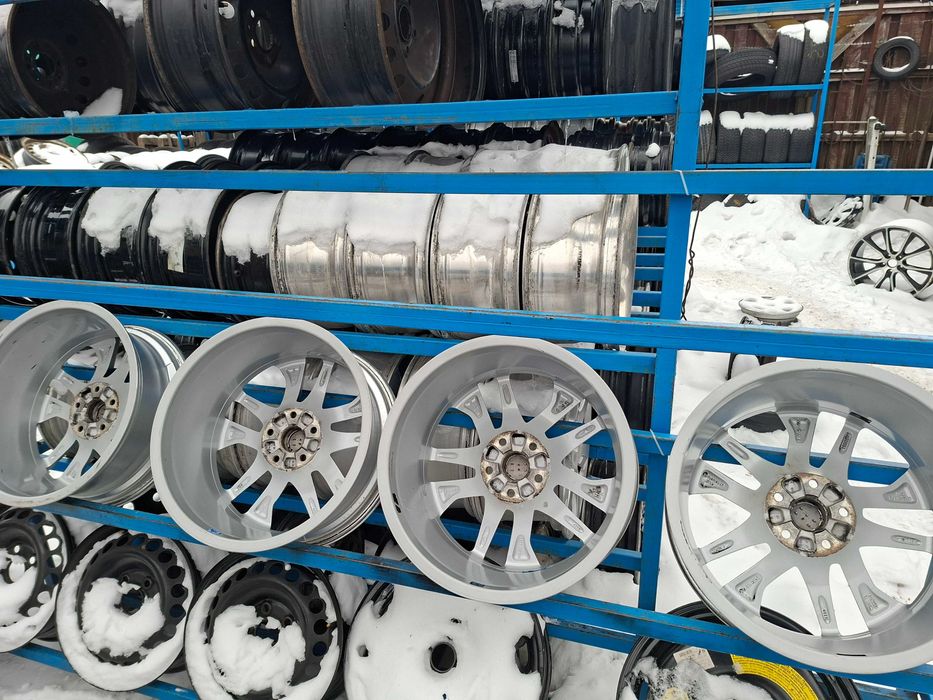 Оригінальні диски Ауді  5/112 R18 7J ET45 Audi 81A 601 025E .