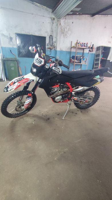Husqvarna 300r legalizada e com documentos em dia.