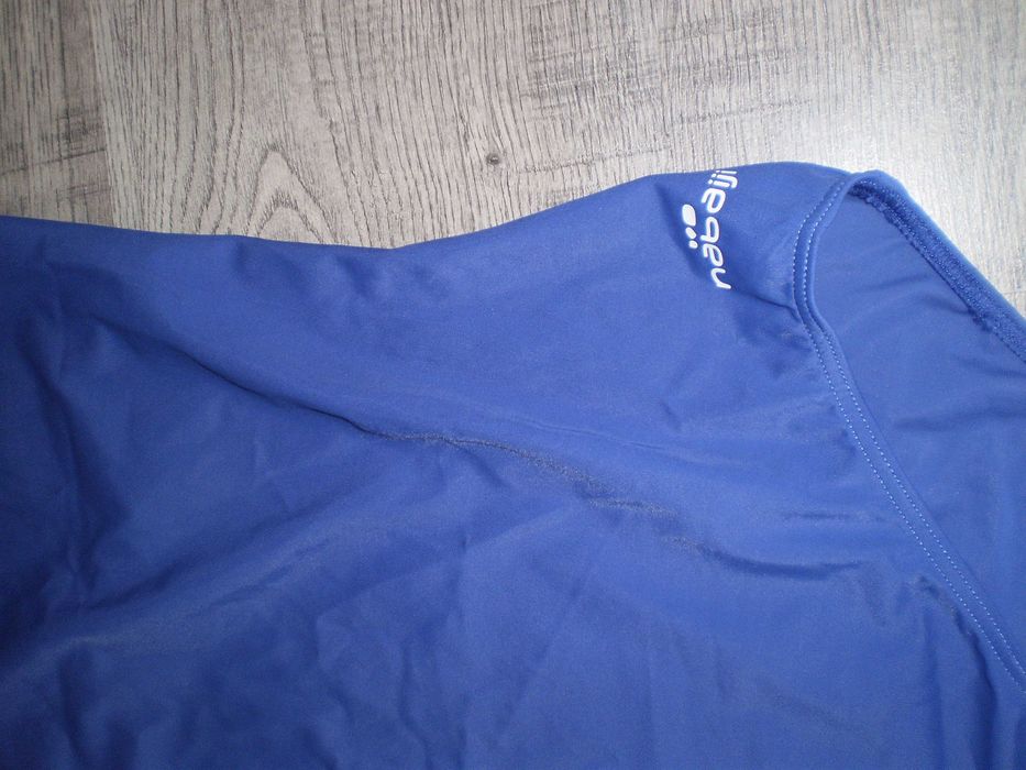 спортивний купальник фірми DECATHLON