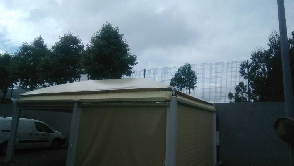 Toldos  e estruturas para parques de estacionamento