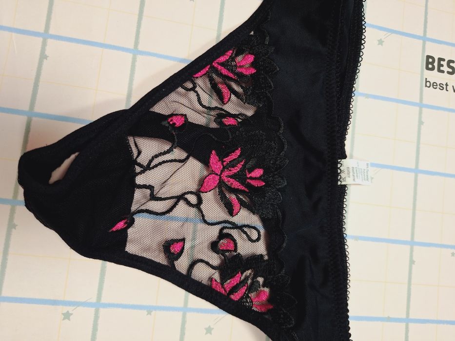 Красивый эротичный комплект нижнего белья, 75 В корсет  трусы М-Л.