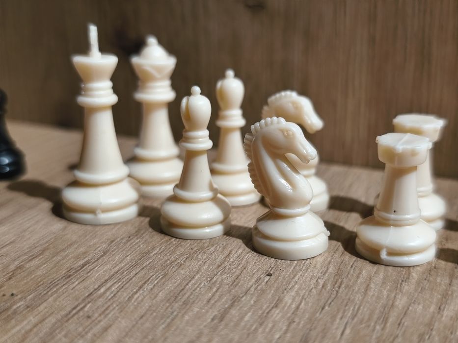 Zestaw do gry w szachy figurki warcaby pionki