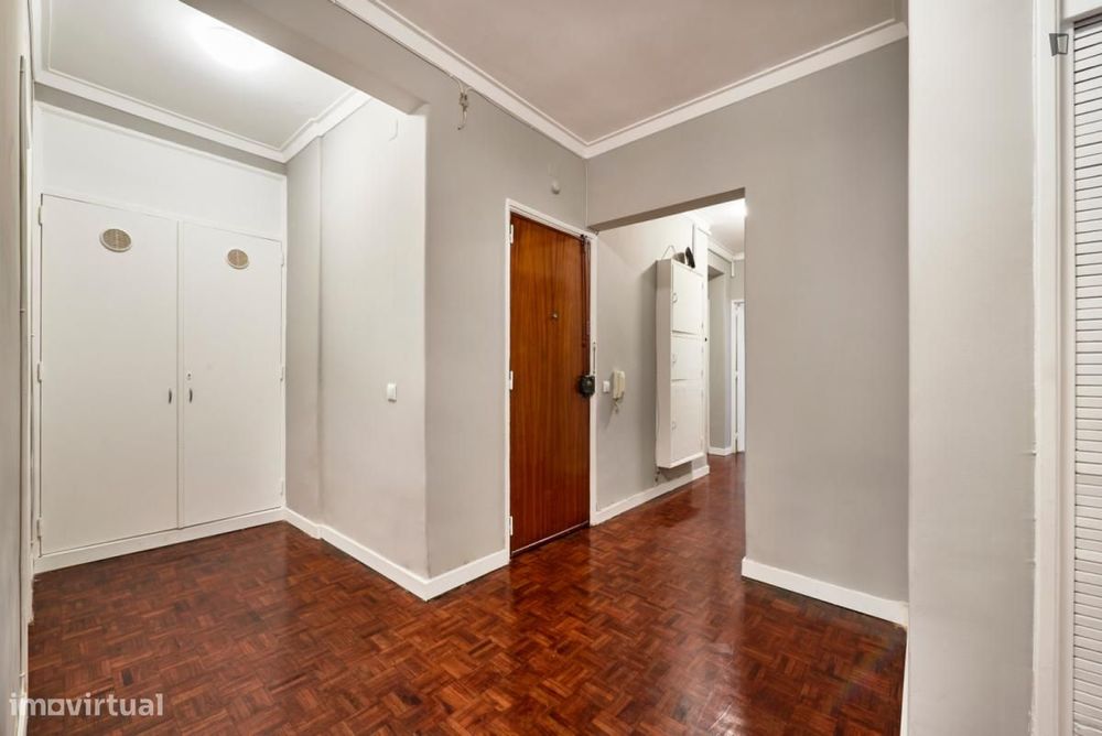 Quarto - localizado em Benfica Lisbon