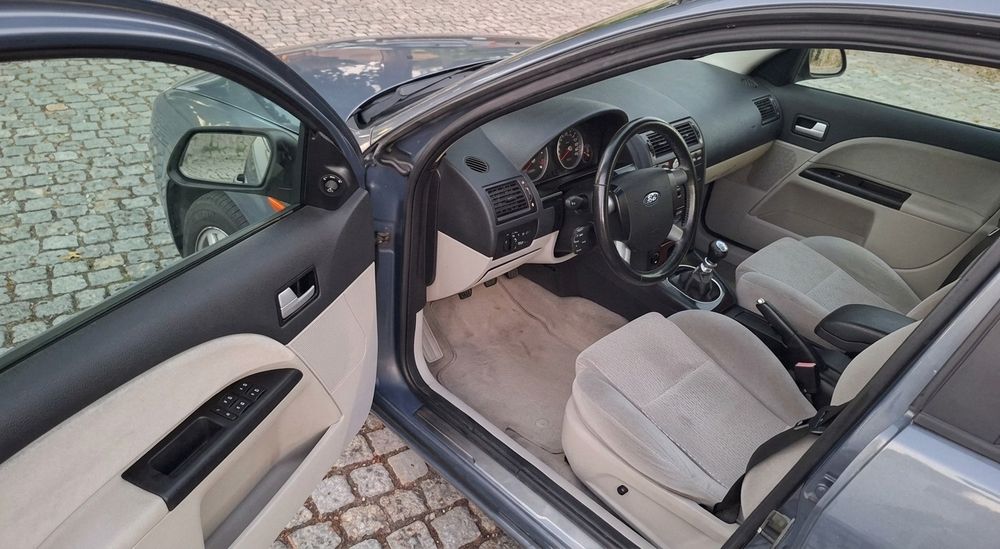 200.000kms * Tdci * Ghia