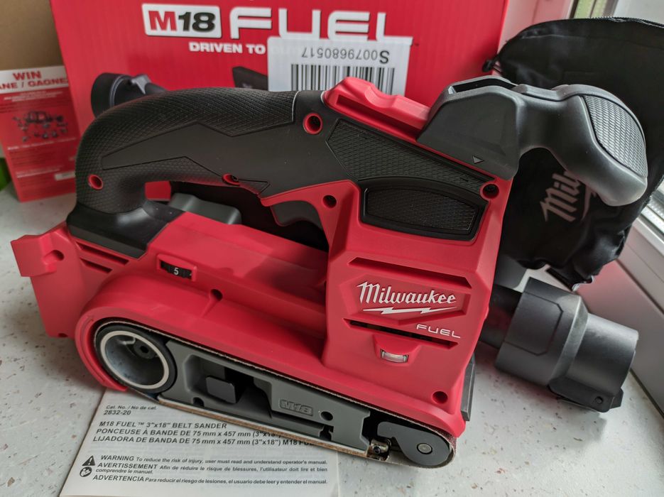 Аккумуляторная ленточная шлифовальная машина Milwaukee 2832-20 M18 Fuel