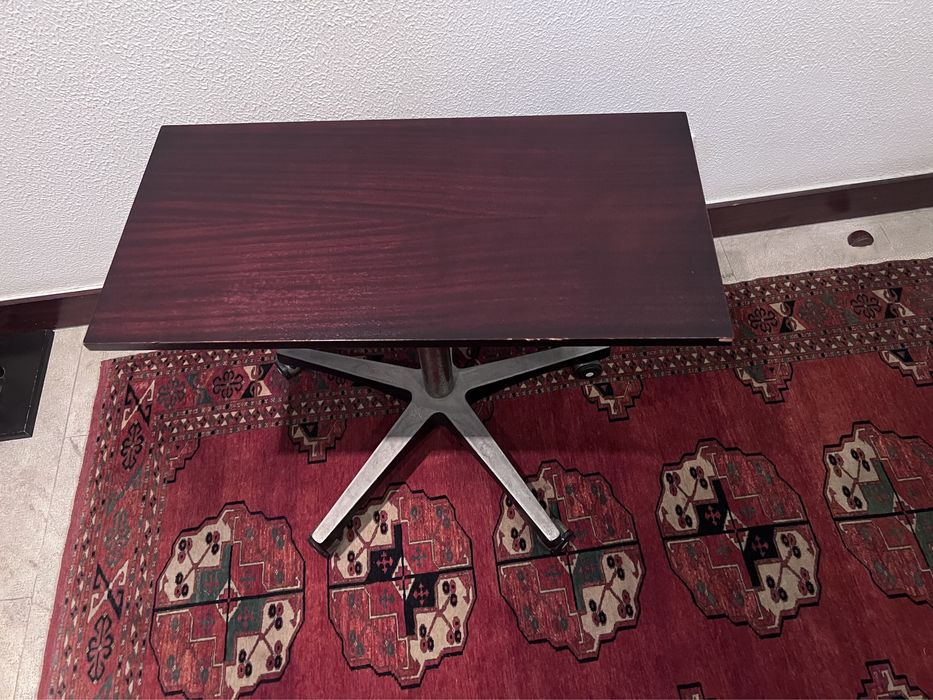 Base de TV com rodas