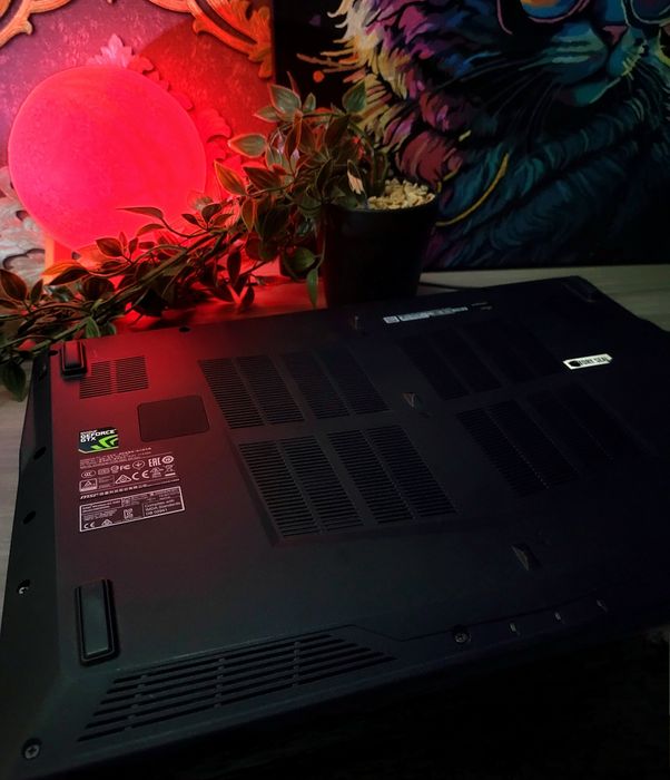 Мощный игровой ноутбук MSI GTX1050/i5 4.0 GHz/16Gb Озу/256Gb SSD/FullHD