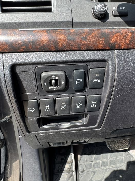 Продам Toyota Land Cruiser 200