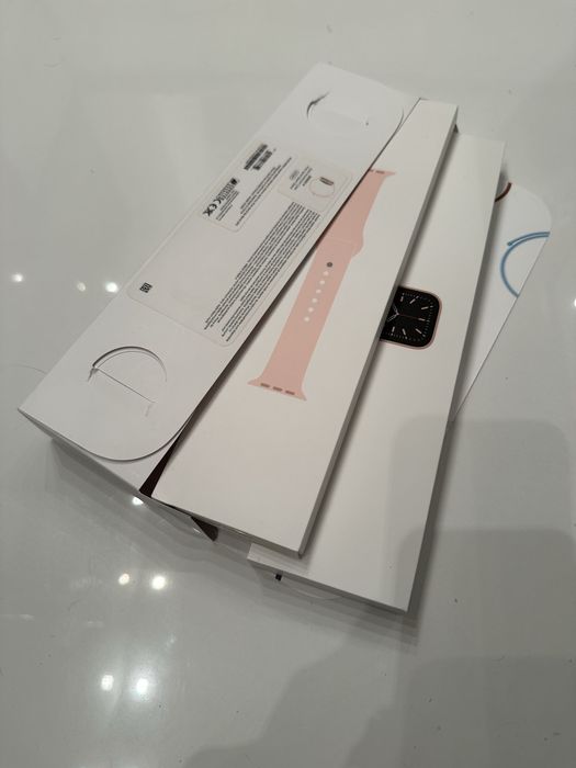 Zegarek Apple Watch Series 6 32 GB 44 mm GPS Gold Alu Pink