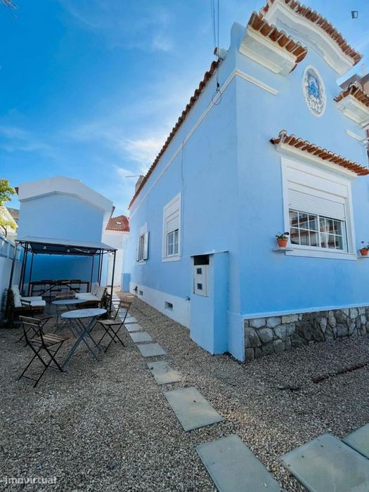 Quarto - localizado em Costa da Caparica Lisbon