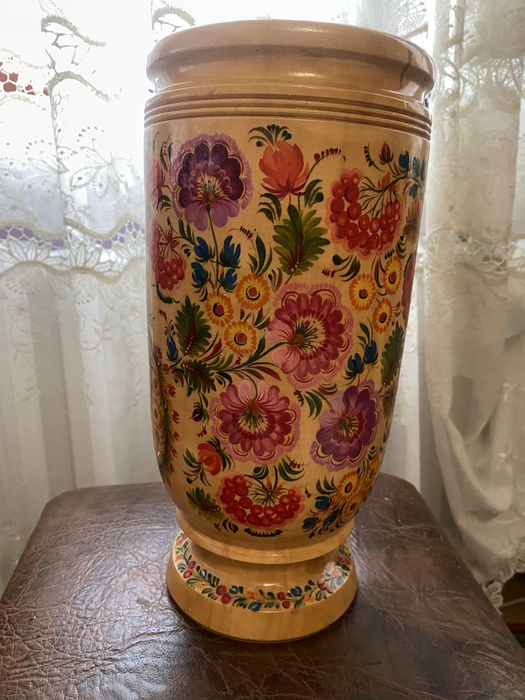 Ваза деревянная петриковская роспись