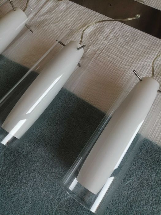 Candeeiro elegante em materiais nobres