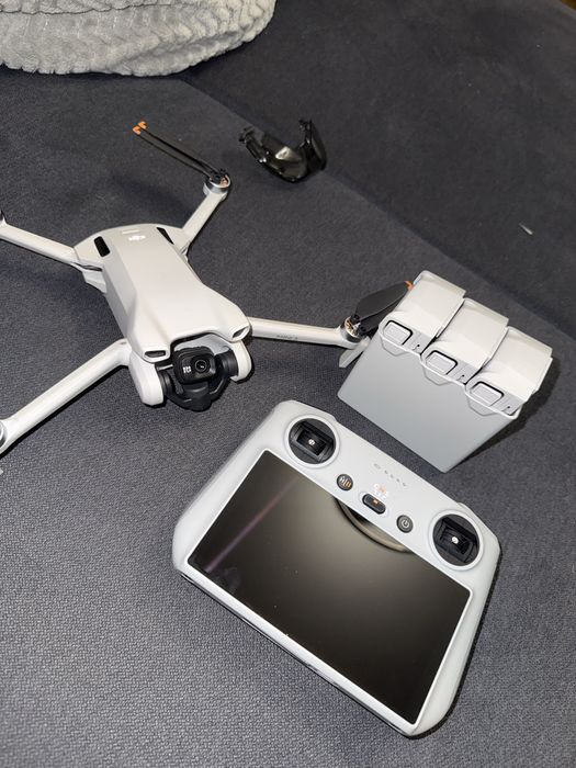 DJI Mini 3 Fly More Combo + opcjonalnie 2 karty microSD