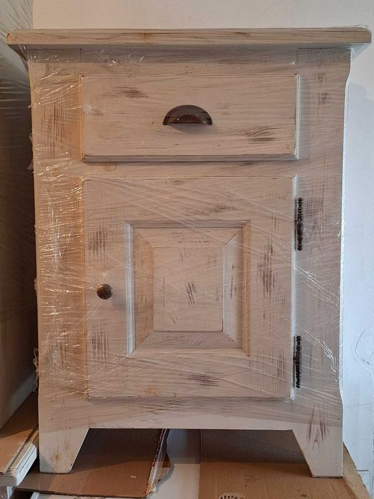 Movel de sala para louça madeira patina branca combiando com comoda