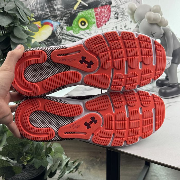 Кросівки Under Armour UA Hovr 46 розмір Е6123