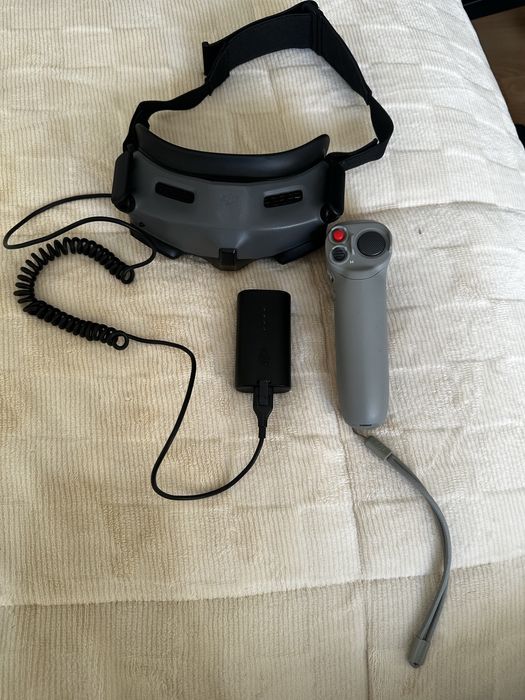 googles 2 + emotion controler 2426432717684756480