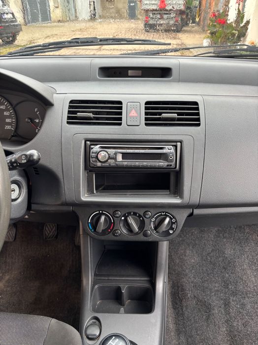 Samochód Suzuki Swift osobowy