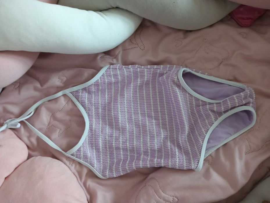 Jednocześciowy strój kąpielowy 98/104 reserved