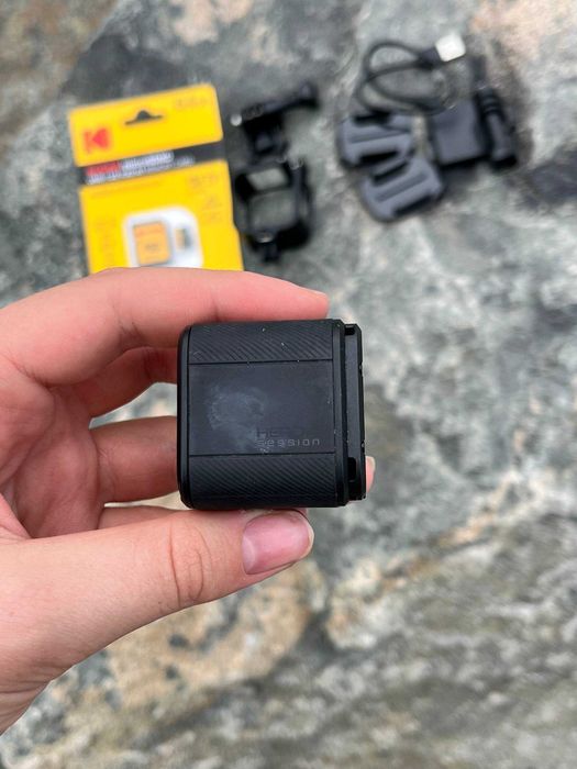 Екшн-камера GoPro Hero Session 1, з кріпленням для військових.