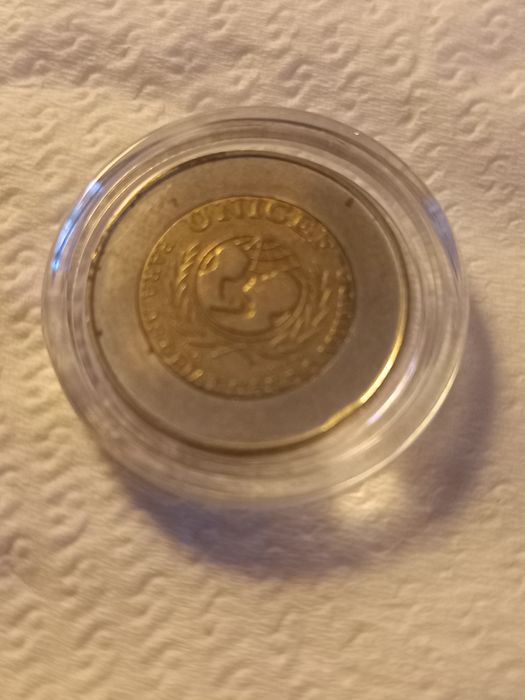 Moeda Com Erro texto 100 Escudos UNiCEF " PORTUGUSA"