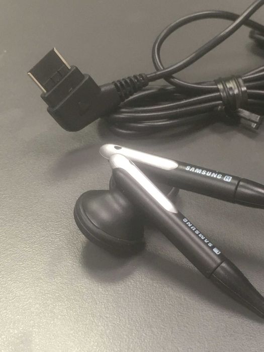 Оригинальная гарнитура от Samsung SGH-X820.