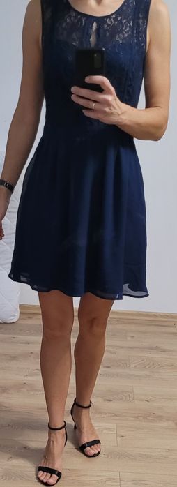 Elegancka granatowa sukienka z koronką rozmiar M, stan bardzo dobry, r