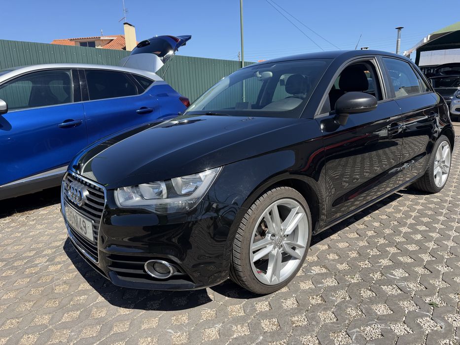 Audi A1 1.6Tdi 90cv Cx automatica — photo 2