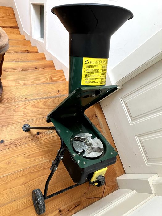 Triturador de jardim elétrico Black and Decker GA 1700e