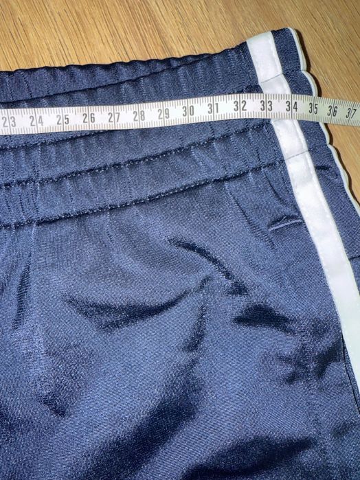 Спортивні штани.