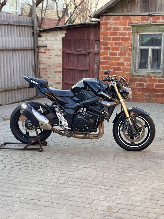 Suzuki GSR 750     АВS