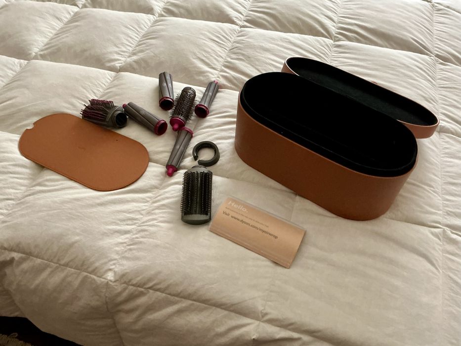 Caixa e acessorios de secador DYSON