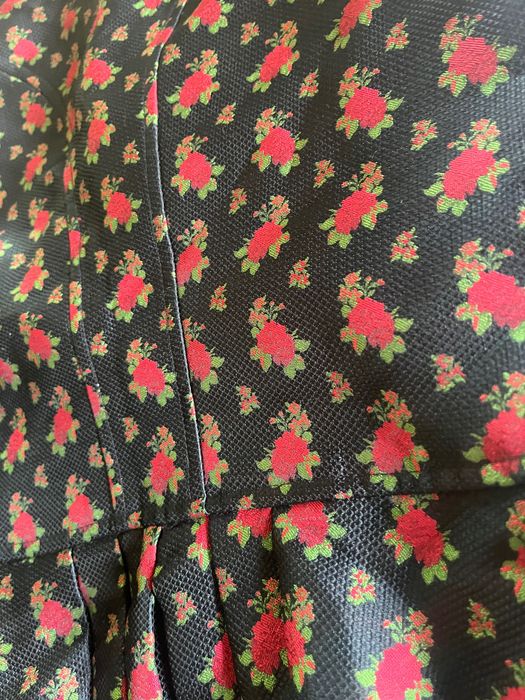 Dwa gorsety haftowane