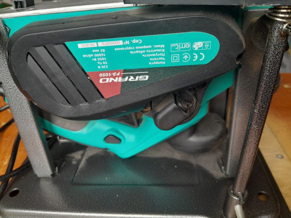 Інструмент. Рубанок, лобзиковий верстат