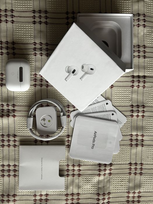 Airpods pro 2.