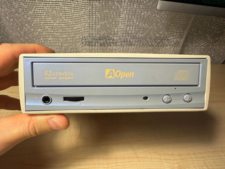 Zewnętrzny napęd CD Retro 2003 rok sprawny Wawa