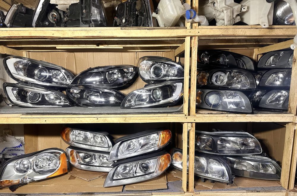 Фара лампа фонарь передний  volvo V70 XC70 Xc60 S60 v60 s60 v40