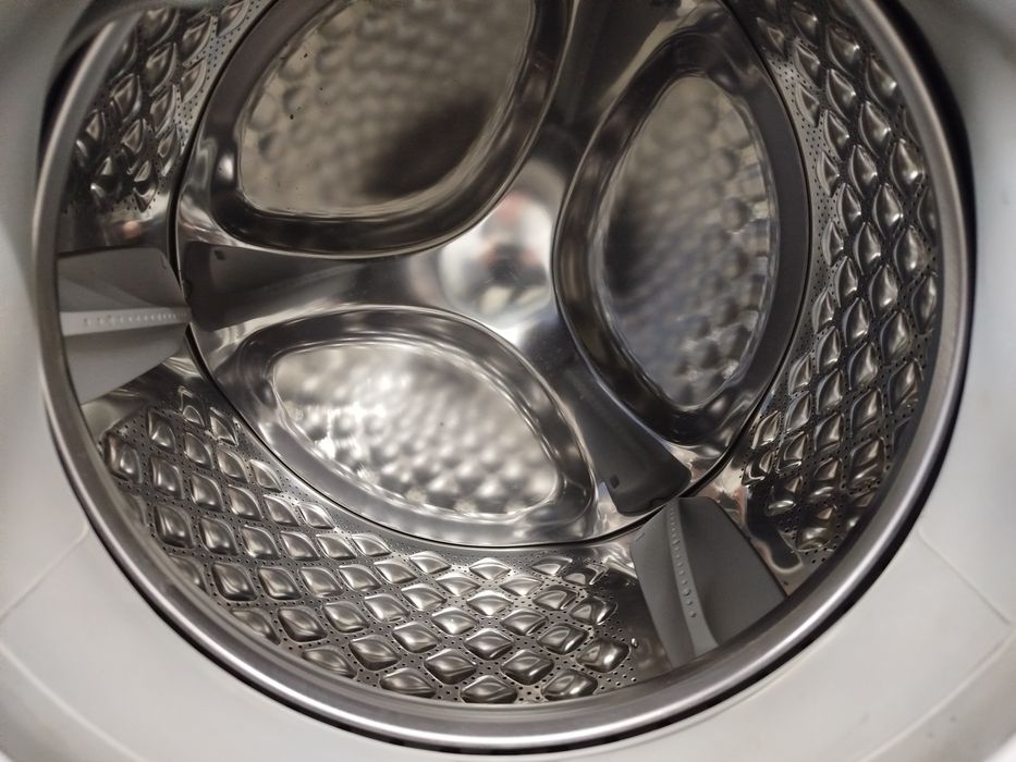 Пральна машина фірми AEG