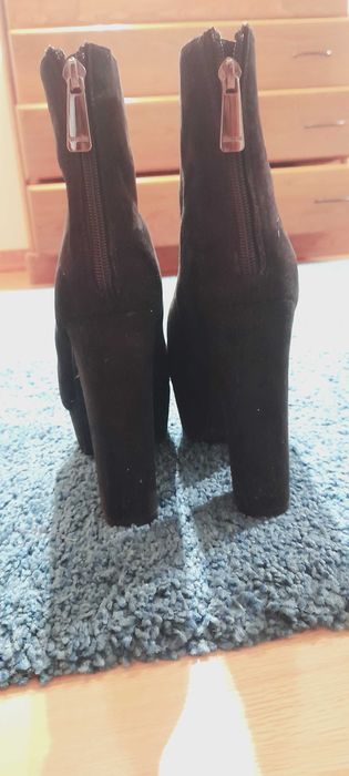 Botas pretas salto