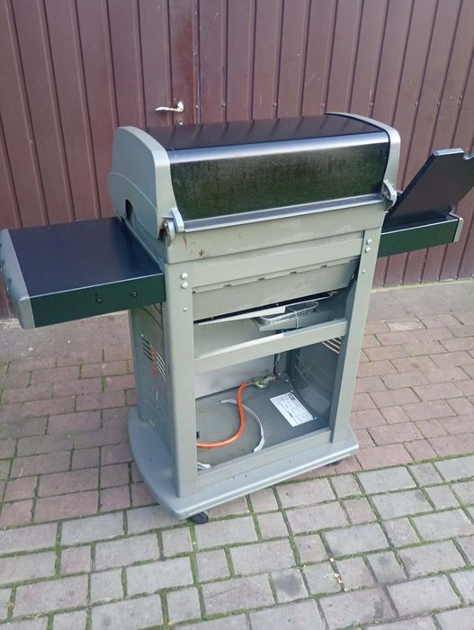 Duży grill gazowy