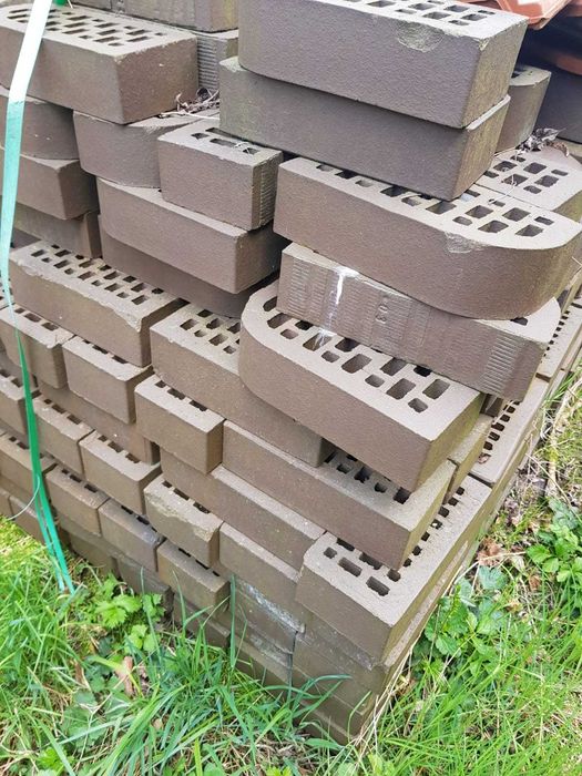 Cegła kratówka brązowa