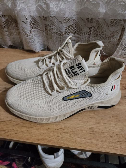 Продам красовки б/у