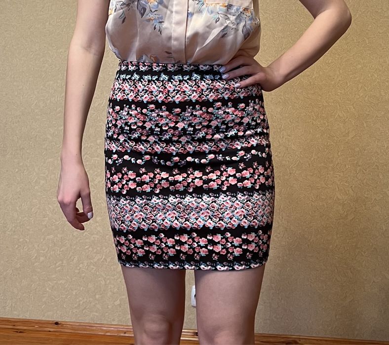 Юбка в цветок Bershka