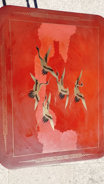 Mesa de dois níveis estilo Bagues vermelha japonesa