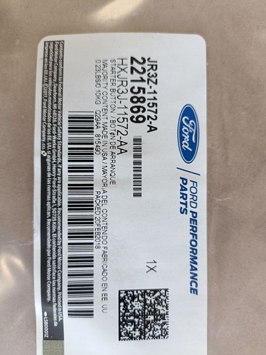 Ford Mustang przycisk start-stop czerwony