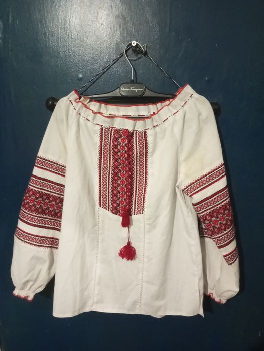 Жіноча вишиванка