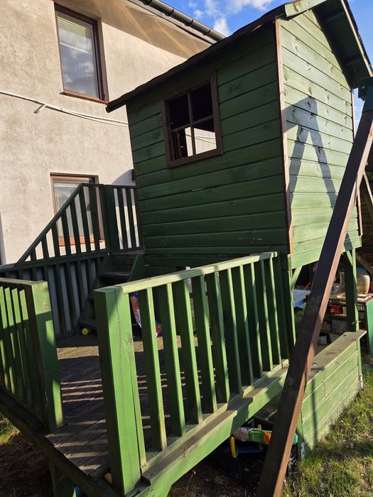 Domek drewniany z 2 ślizgami i huśtawką