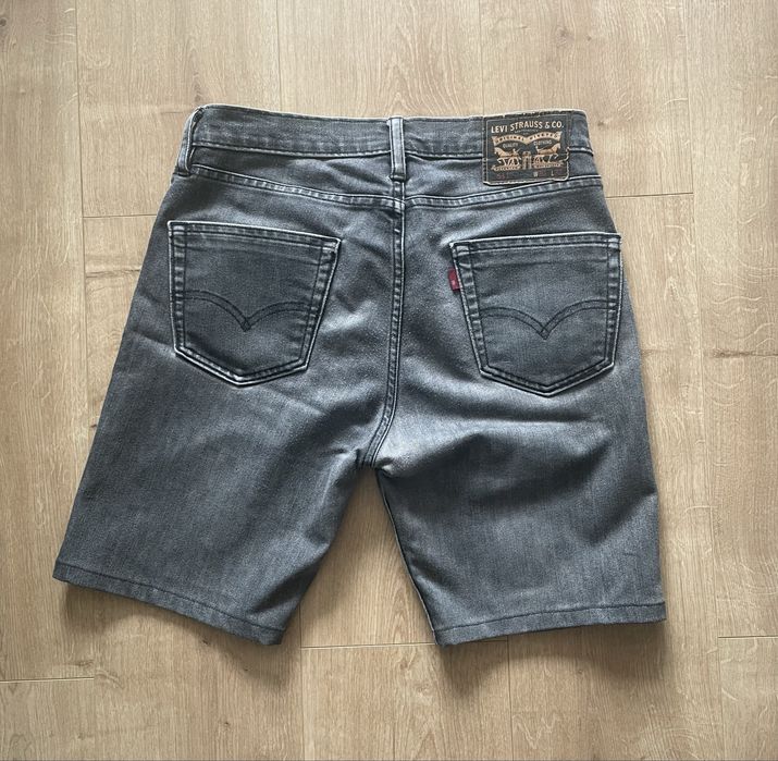 Short Levi’s W30 L32